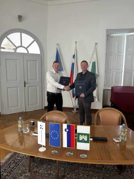 431937594_392753110191921_2986395045060008444_n