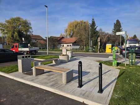 IMG-76b7b8f985fd3a3167fe2ac177459a15-V