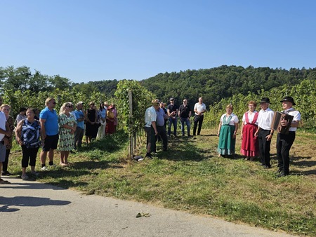 Kulturni program ob postavitvi klopotca