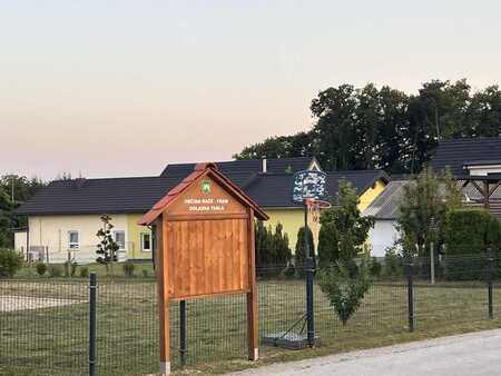 Nova oglasna tabla v Zaviti ulici