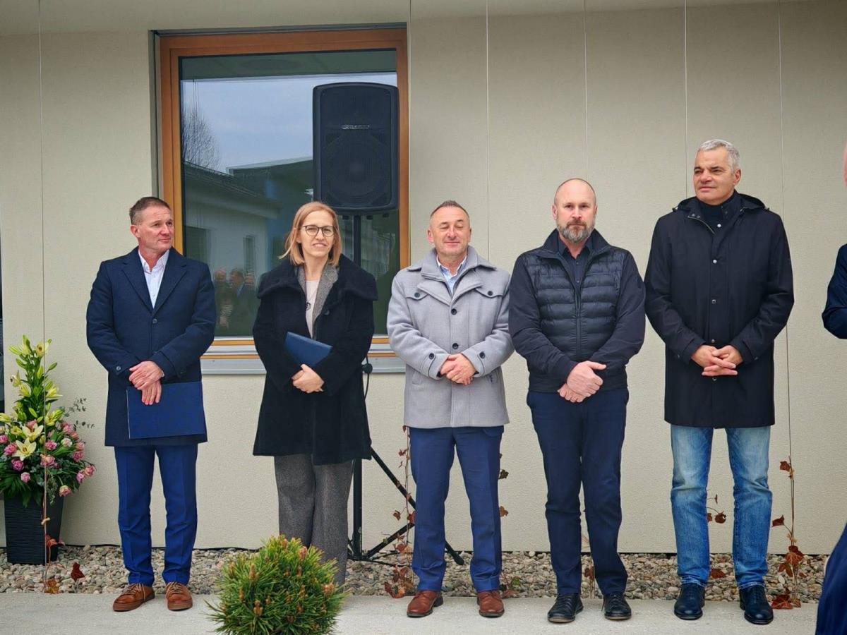 db0f942b-1f4d-4675-91ad-f825522bd94a